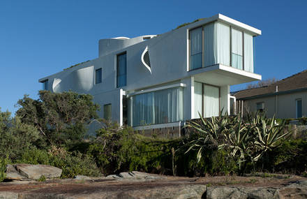 Stunning Home On the Sea Cliffs in Sydney