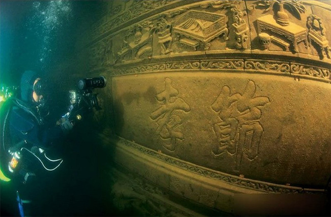 Lost City found Underwater in China 5