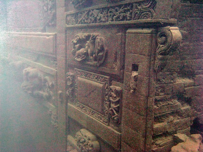 Lost City found Underwater in China 8