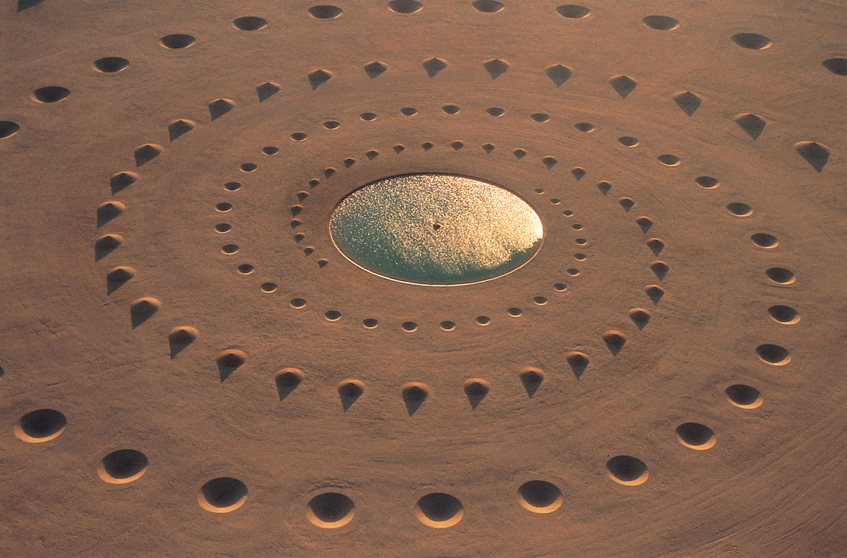 Monumental Land Art Installation in the Sahara 2