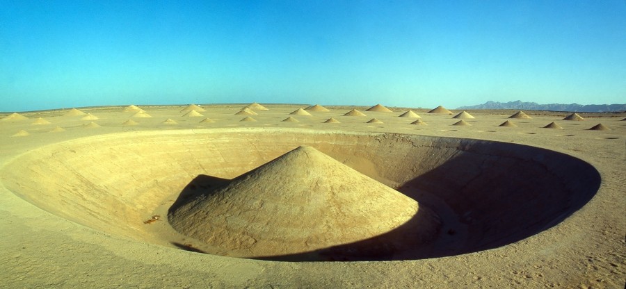 Monumental Land Art Installation in the Sahara 7