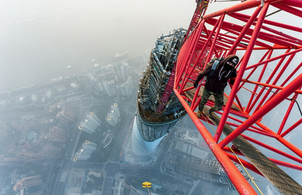 Urban Ninjas Climb Shanghai Tower