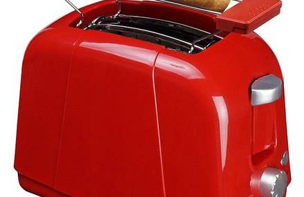 Blood-red Kitchen Gear