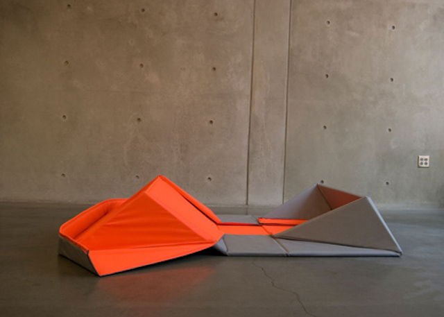 Origami-Sofa-by-Yumi-Yoshida-2