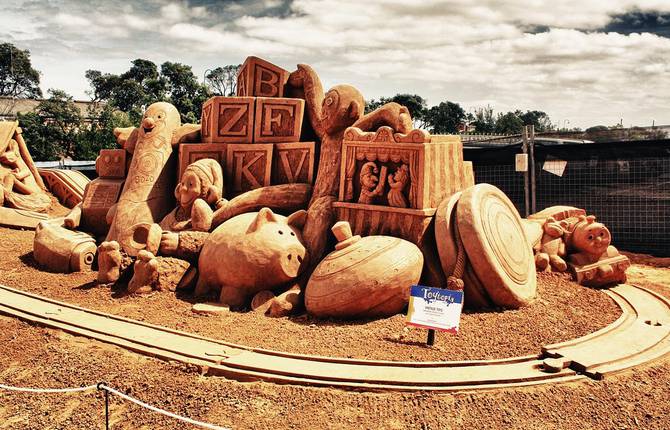 Impressive Sand Sculptures