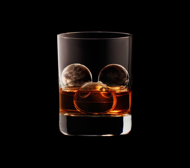 3D Ice Cubs in Whisky Glass_5