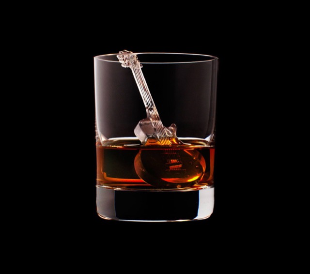 3D Ice Cubs in Whisky Glass_6
