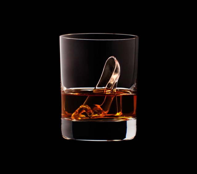 3D Ice Cubs in Whisky Glass_7