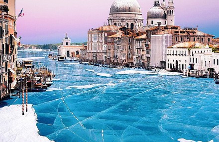 Surreal Photos of A Frozen Venice