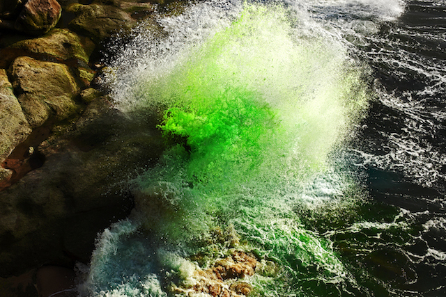 Dramatic Ocean Waves Crash  13