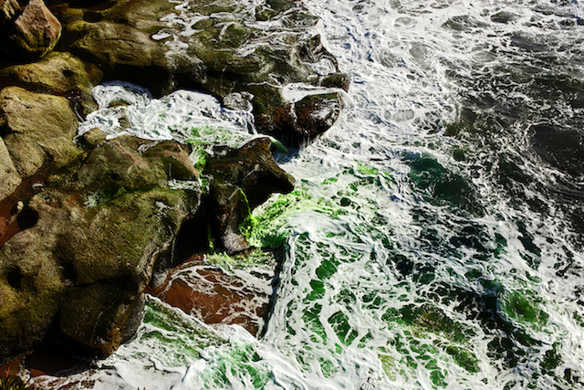 Dramatic Ocean Waves Crash  6