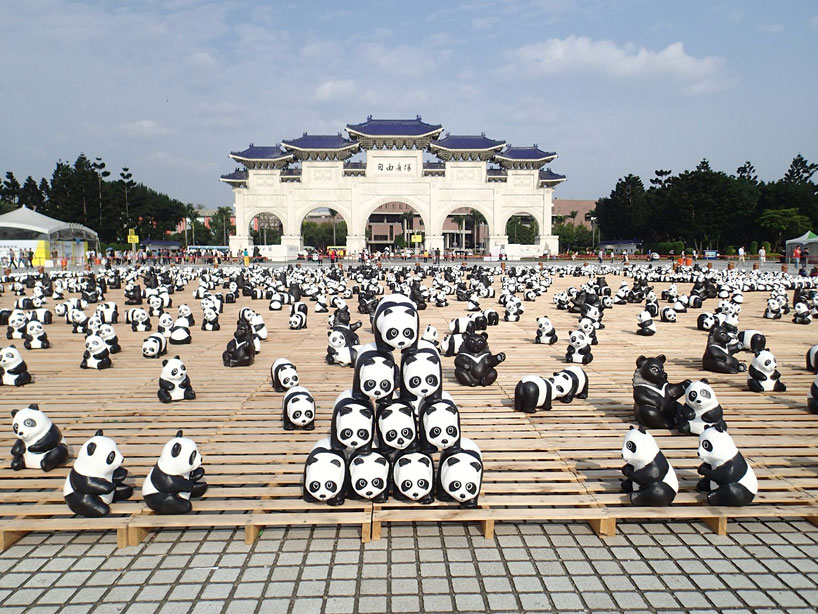 Papier-mache Pandas in Hong Kong6