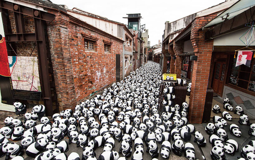 Papier-mache Pandas in Hong Kong9