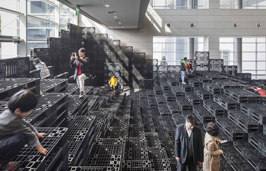 Tectonic Landscape with 1000 Recycled Pallets