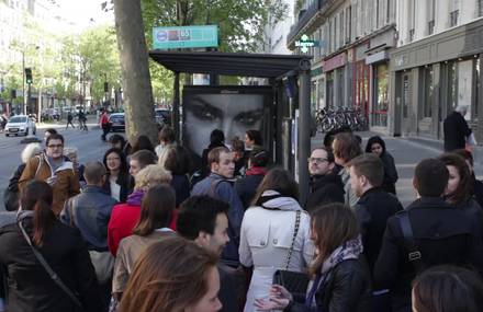 STREET MARKETING SONORE – Un ticket pour écouter Saint-Claude à l’arrêt de bus