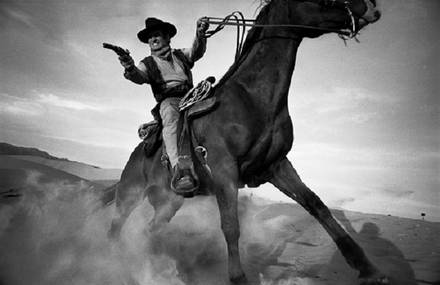 Exposition photographique « Objectif Cheval  » sur les planches de Deauville