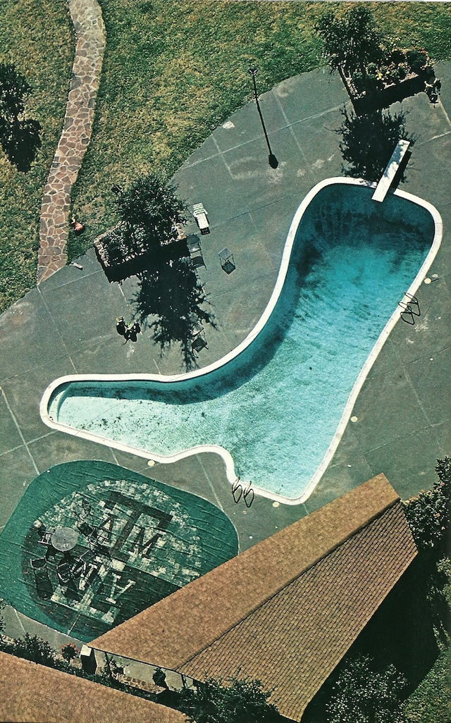 34-Boot shaped pool in Texas-Apr1980