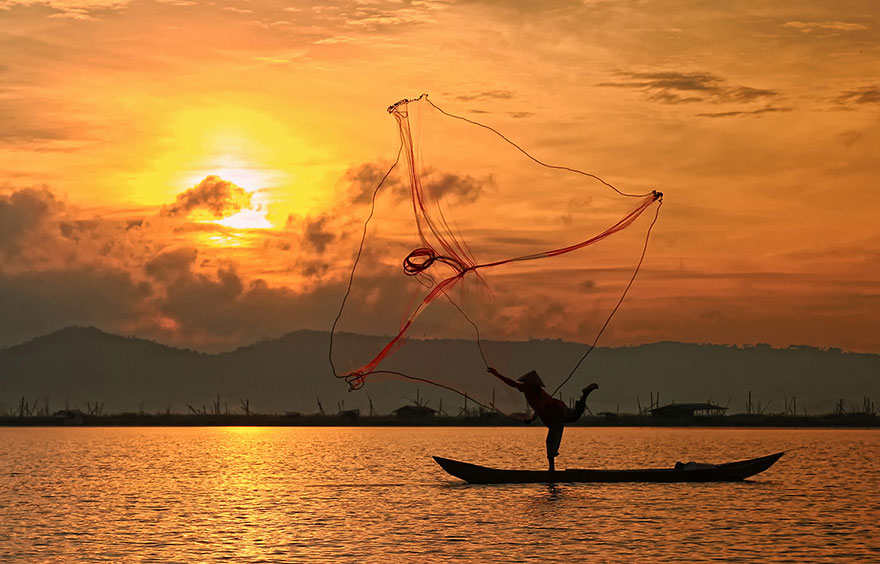 Life In Indonesian Villages Captured by Herman Damar 12