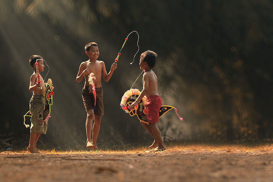 Life In Indonesian Villages Captured by Herman Damar 14