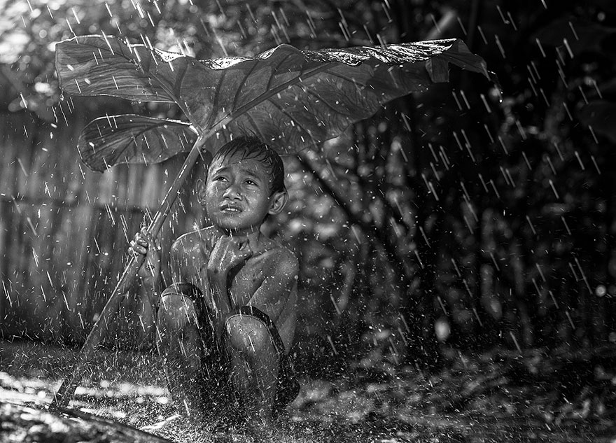 Life In Indonesian Villages Captured by Herman Damar 20