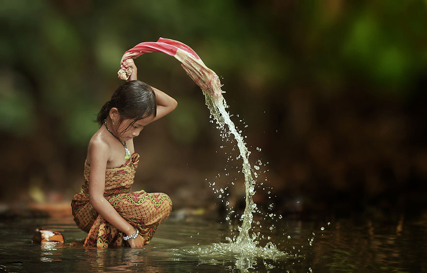 Life In Indonesian Villages Captured by Herman Damar 6