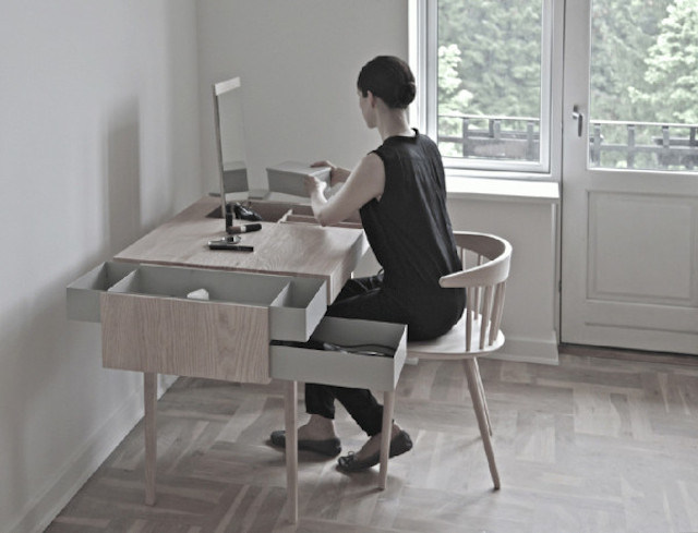 The-private-desk-1