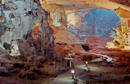 Surreal Enlightened Caves