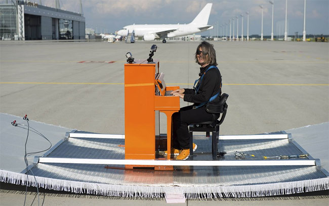 Flying Piano in Munich6