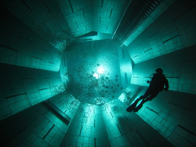 Nemo 33 Swimming Pool