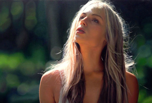 Sensual Hyperrealistic Paintings by Yigal Ozeri3