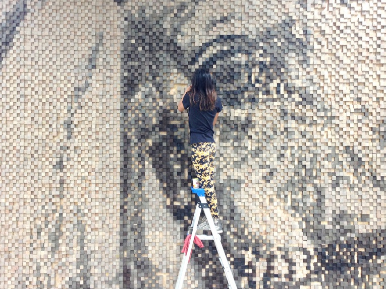 Horse Face made from 10800 Wooden Cubes1