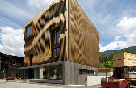 Rippling Wood Facade