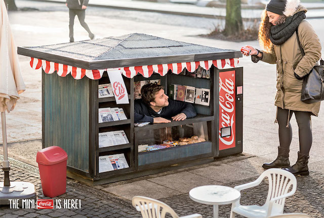 Coca-Cola Mini Kiosk-3