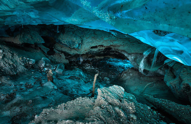 Stunning Alaskan Ice Cave -11