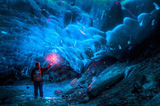 Stunning Alaskan Ice Cave -2
