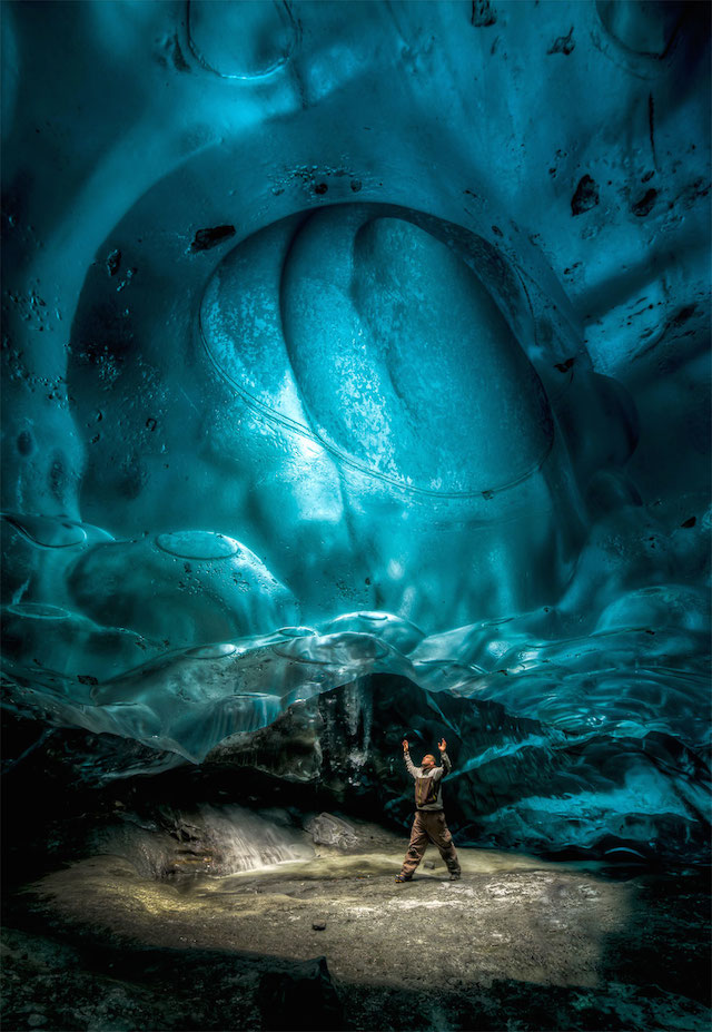 Stunning Alaskan Ice Cave -3