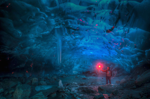 Stunning Alaskan Ice Cave -4