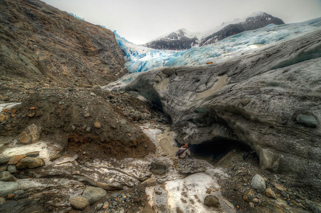 Stunning Alaskan Ice Cave -6