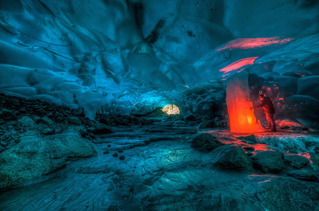 Stunning Alaskan Ice Cave -9