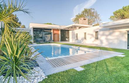 Surprising modern house in South of France