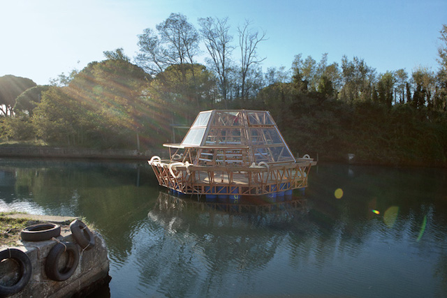 1bis-jellyfish-barge-floating-agricultural-greenhouse-by-studiomobile