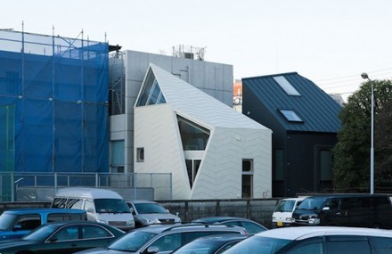 Angular White House in Tokyo