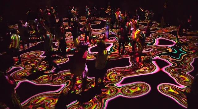 Interactive Kaleidoscopic Patterns in Italian Castle-7