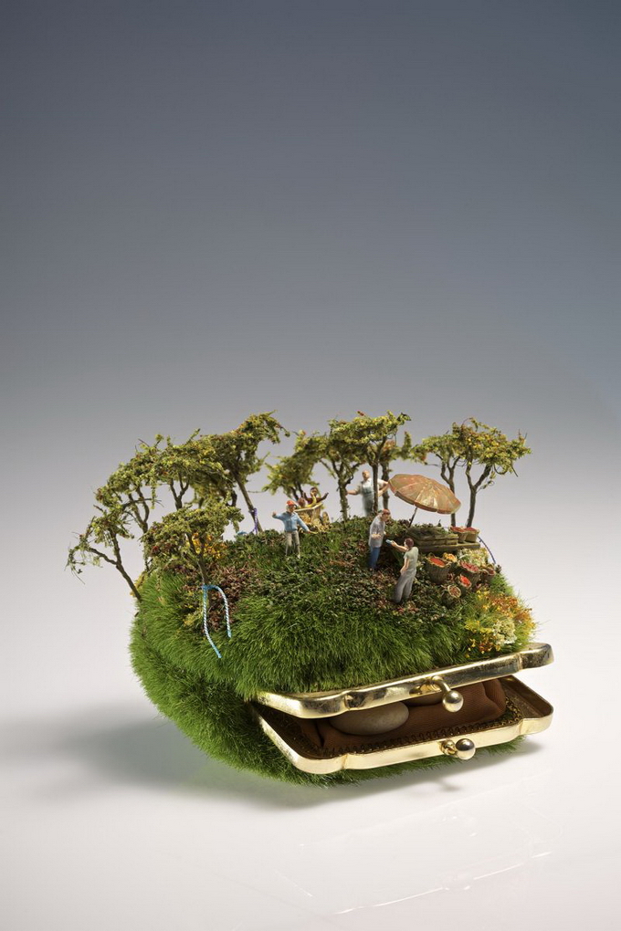 Miniatures Scenes with Day-Life Objects_1