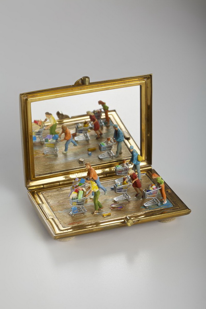 Miniatures Scenes with Day-Life Objects_12