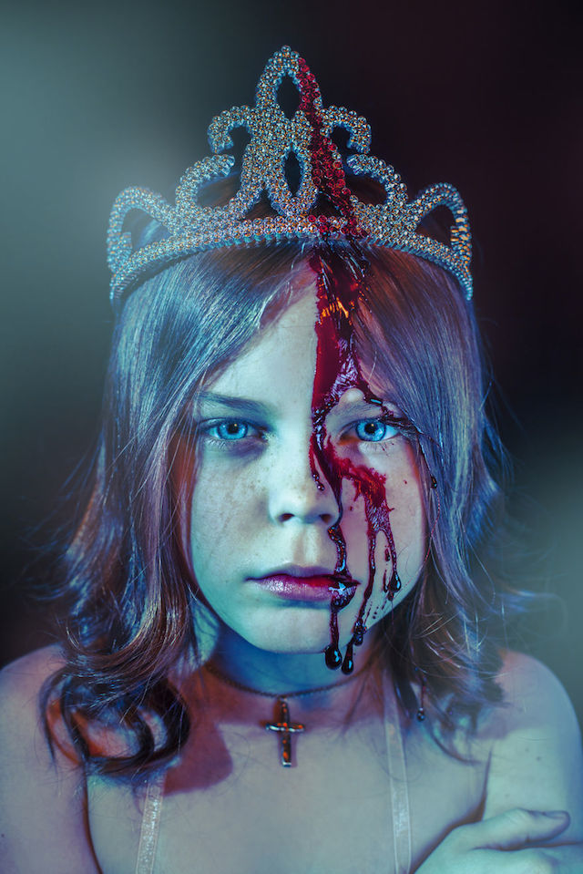Mum Photographer Turns Her Daughter Into Iconic Characters-15b