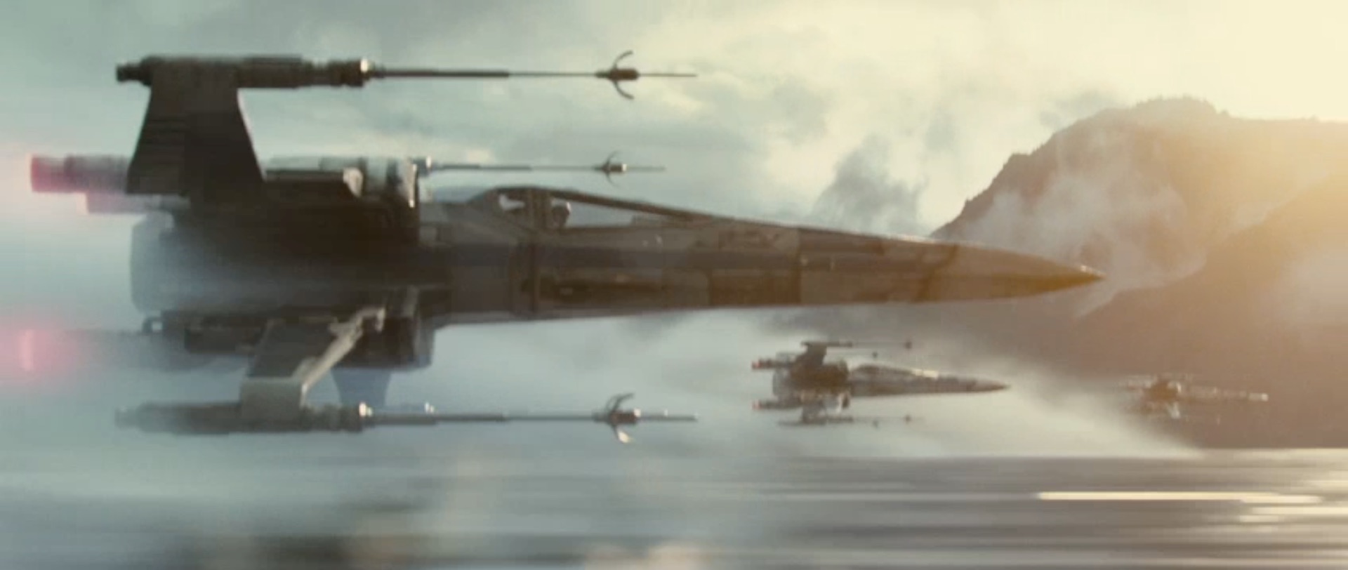 Star Wars VII_The Force Awaken Official Trailer_3