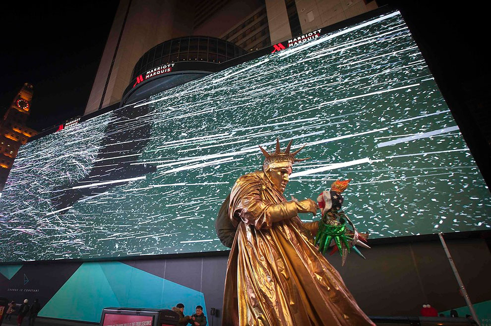 World Biggest Billboard in Times Square_4