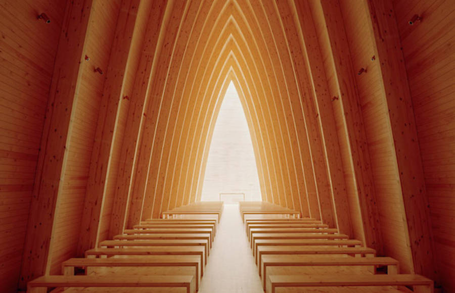 Curved Chapel in Finland