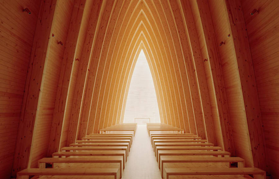 Curved Chapel in Finland